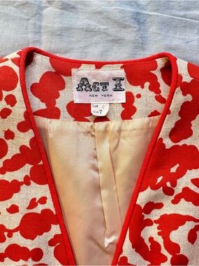 Vintage pristine 1960s abstract Red and Cream Textured Pattern Coat AND dress